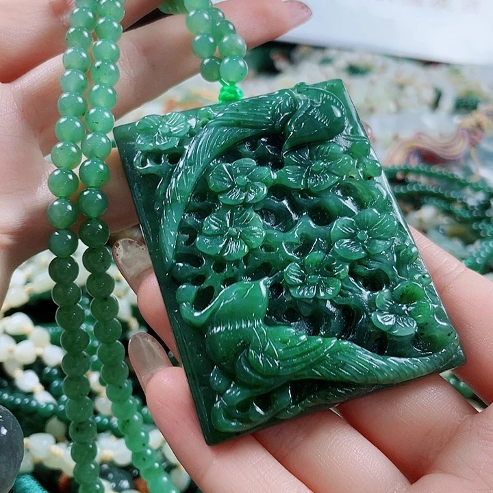 颈饰未镶嵌和田玉