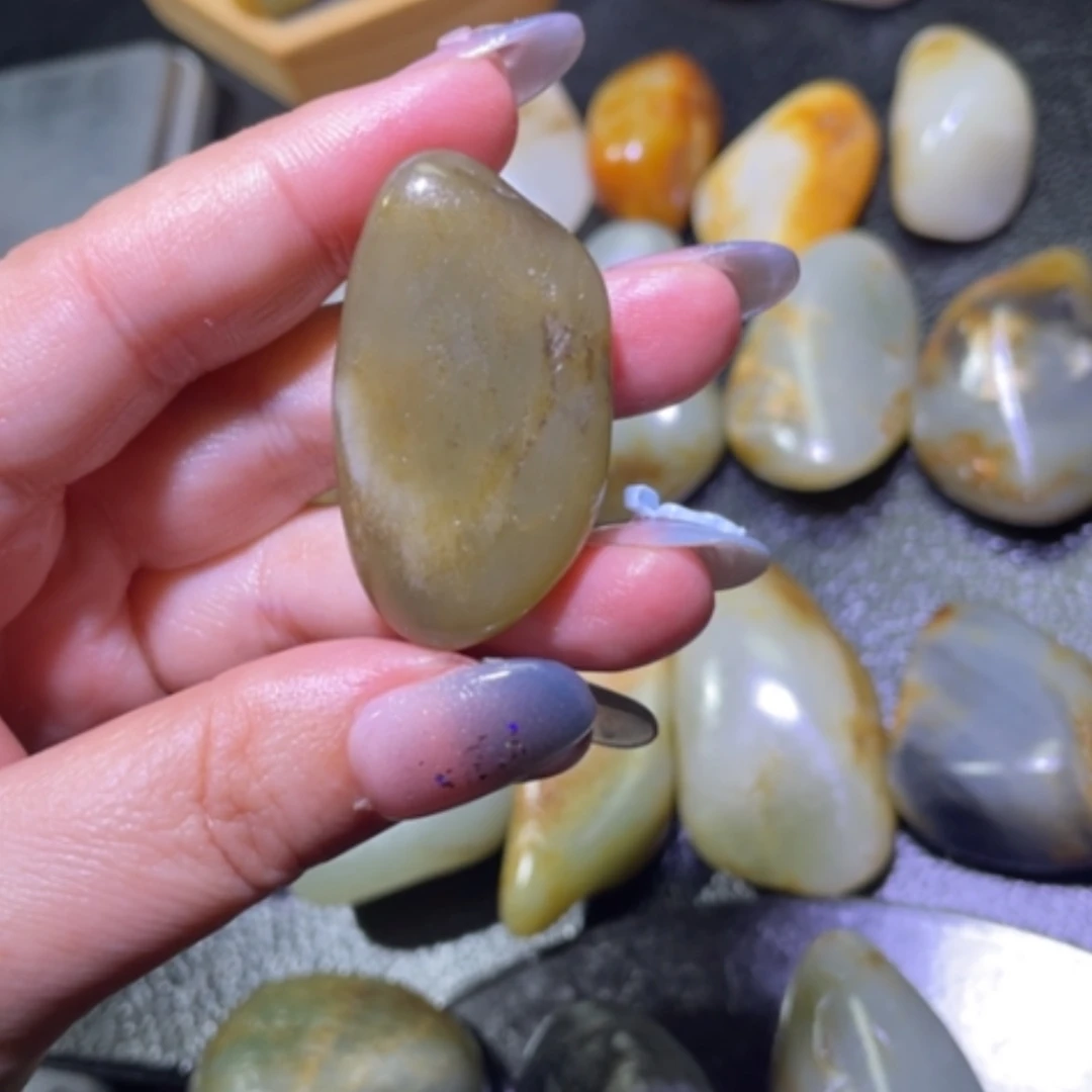 【闪购商品】颈饰未镶嵌和田玉