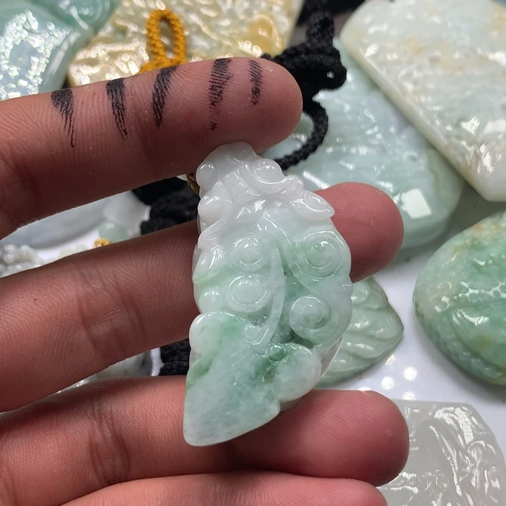 颈饰未镶嵌翡翠保真天然a货翡翠