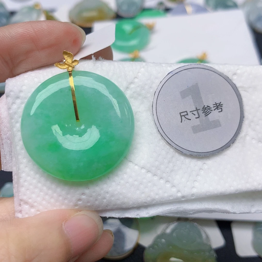 翡翠18K金镶嵌颈饰快**生天然缅甸Ａ货翡翠