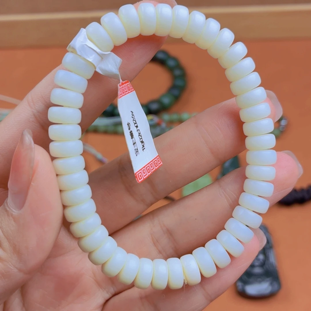 和田玉未镶嵌耳饰