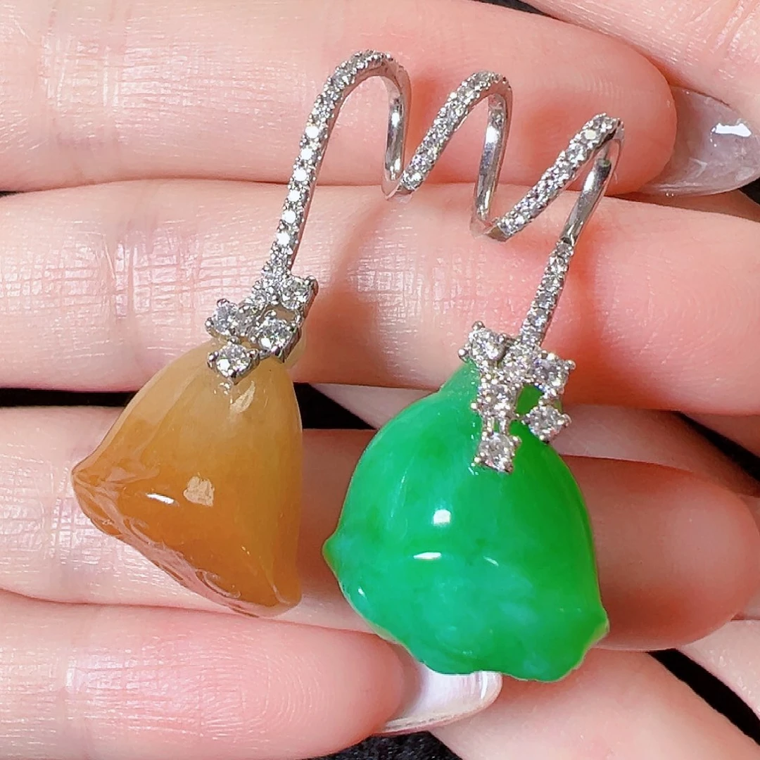 翡翠18K金镶嵌颈饰签收后24小时鉴赏期，过时不退