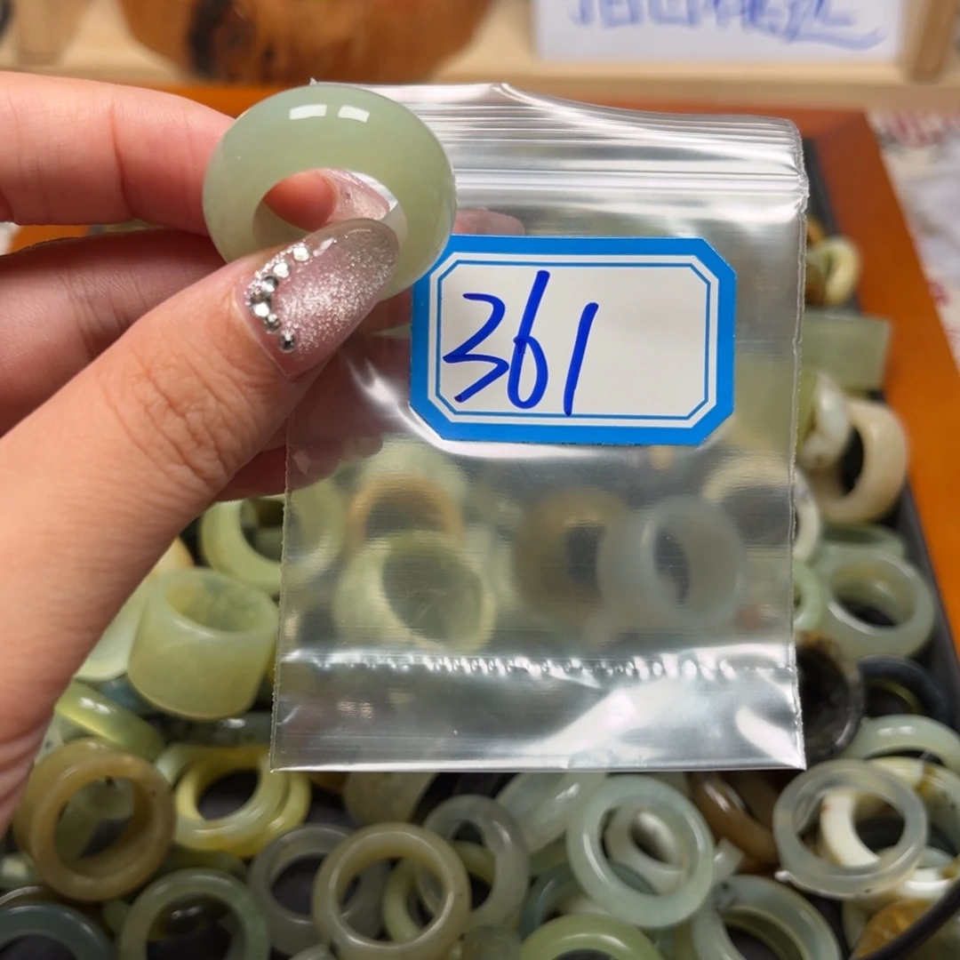 烟***！蛇纹石玉未镶嵌珠宝奇石