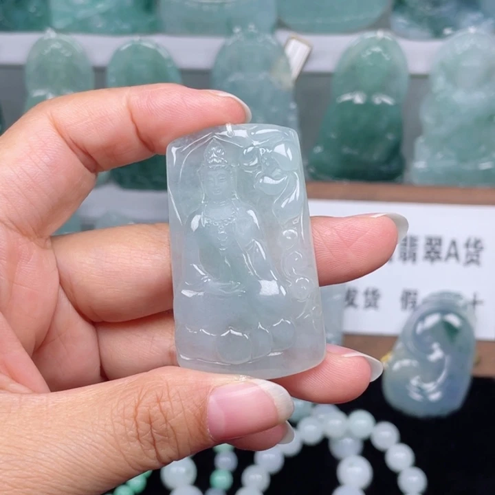 颈饰未镶嵌翡翠广**马素衣观音