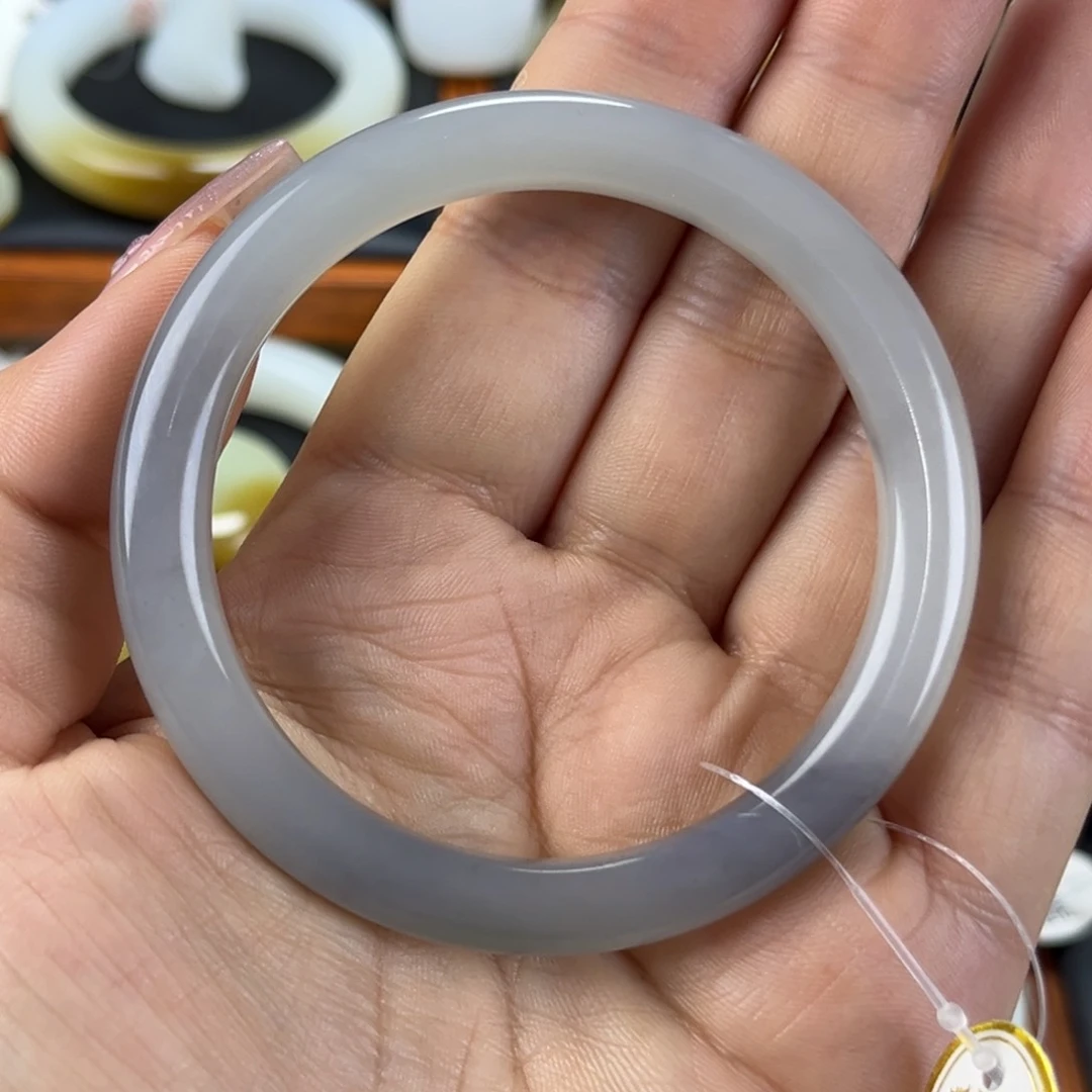 和田玉手镯未镶嵌56.57