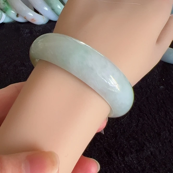 翡翠未镶嵌手镯编号55575圈口55.5