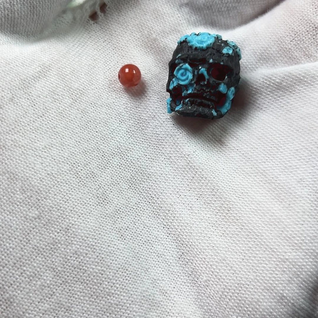 胖***乖南红玛瑙未镶嵌颈饰腐骨生花