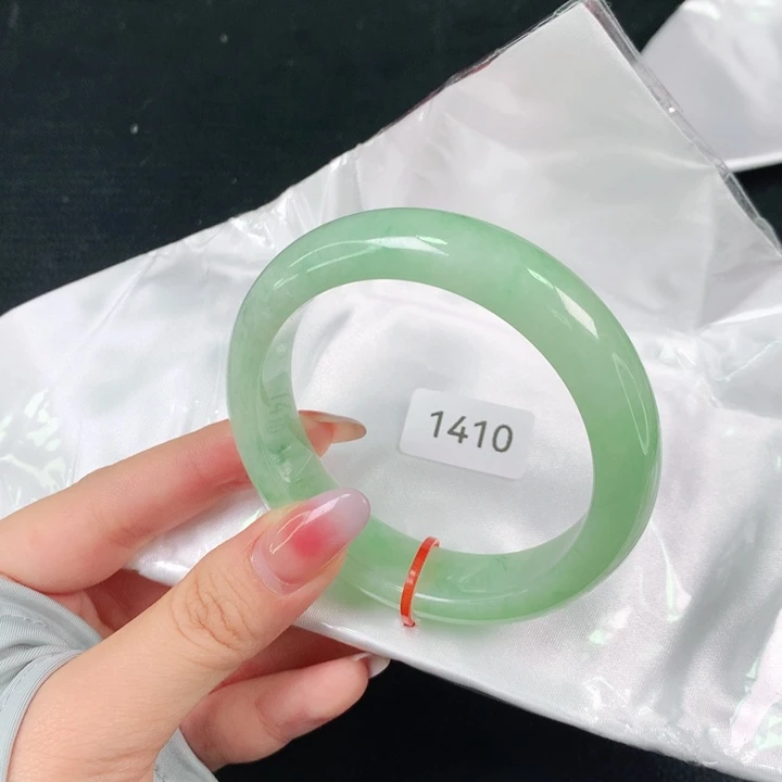 翡翠手镯未镶嵌天然翡翠手镯04