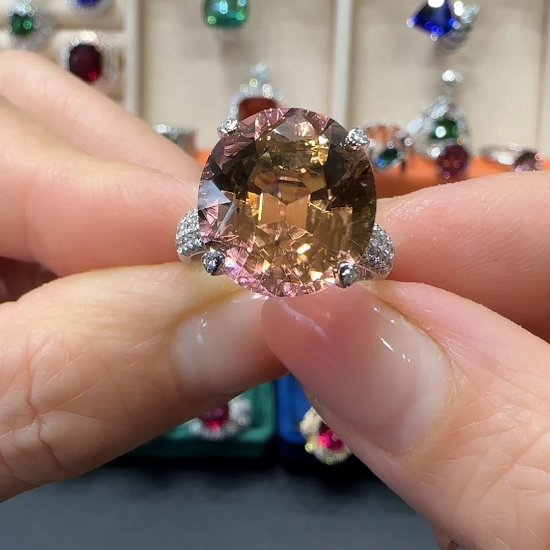 戒指18K金镶嵌碧玺11.41ct