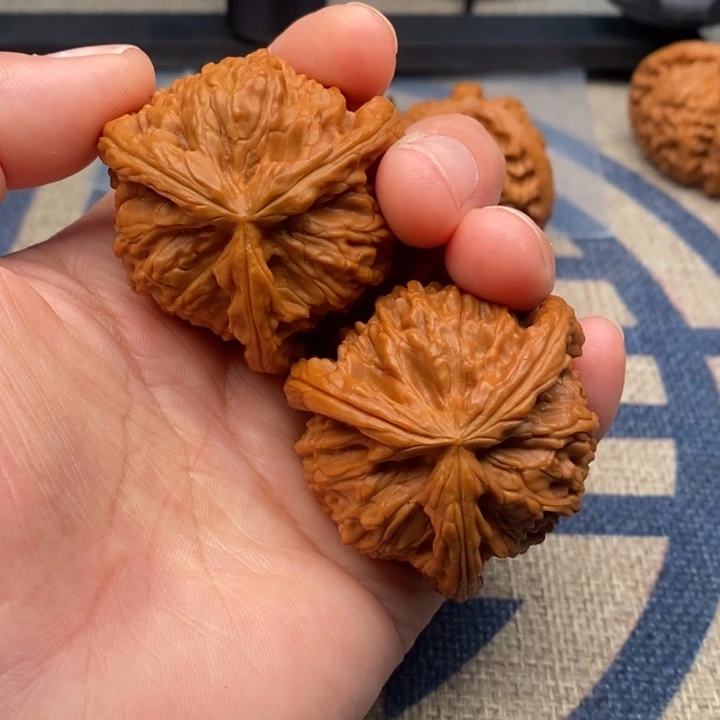 吊坠文玩核桃瑞**动三棱