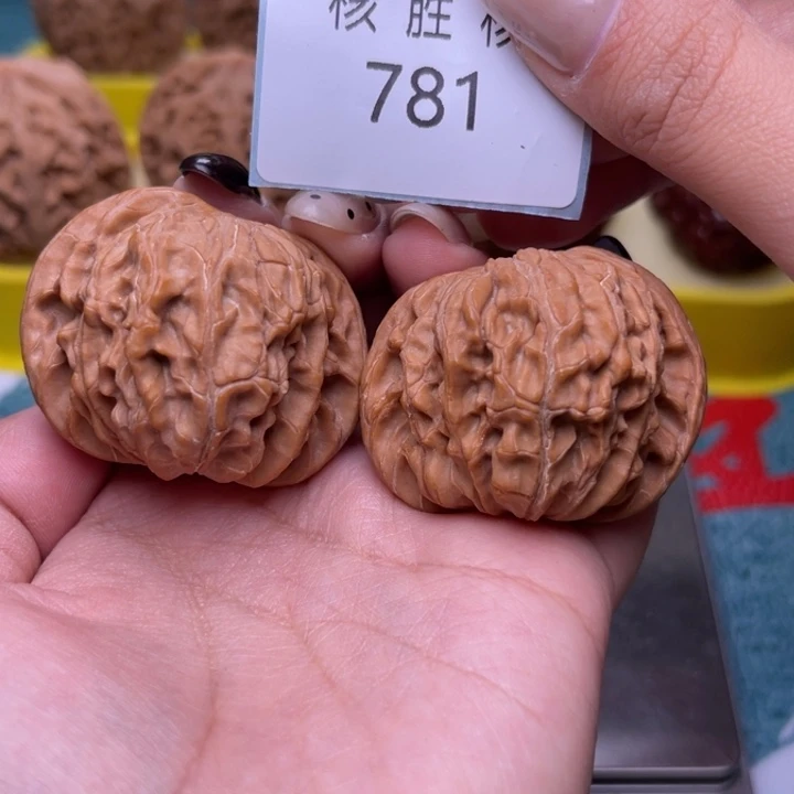 文玩核桃把件蝴蝶磨42.781