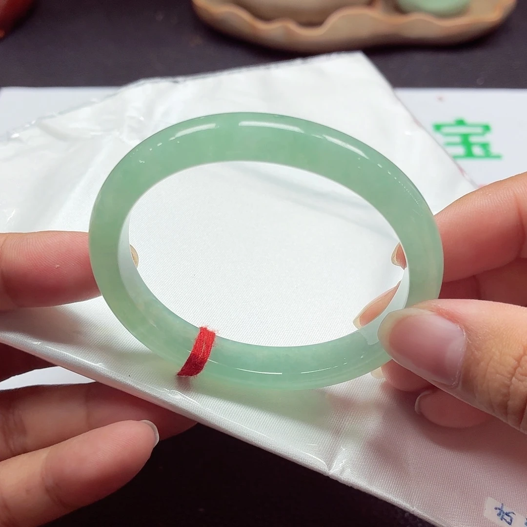 翡翠未镶嵌手镯（贵妃镯）天然缅甸A货翡翠