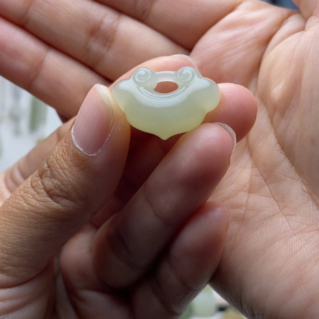 和田玉未镶嵌吊坠(不含链)