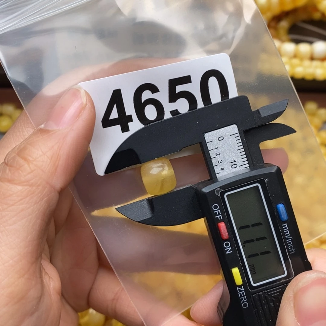 蜜蜡珠宝奇石未镶嵌