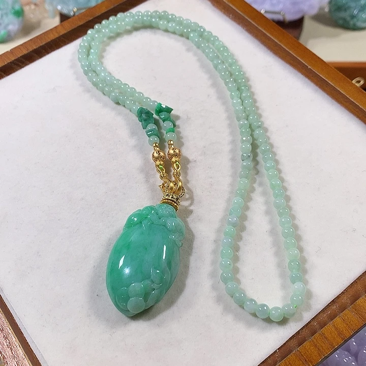 翡翠未镶嵌颈饰翡翠吊坠