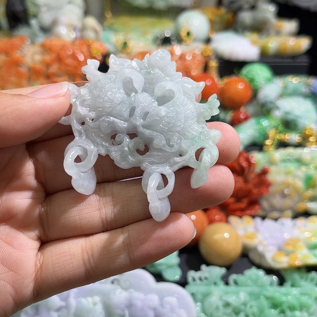 翡翠未镶嵌颈饰待编织