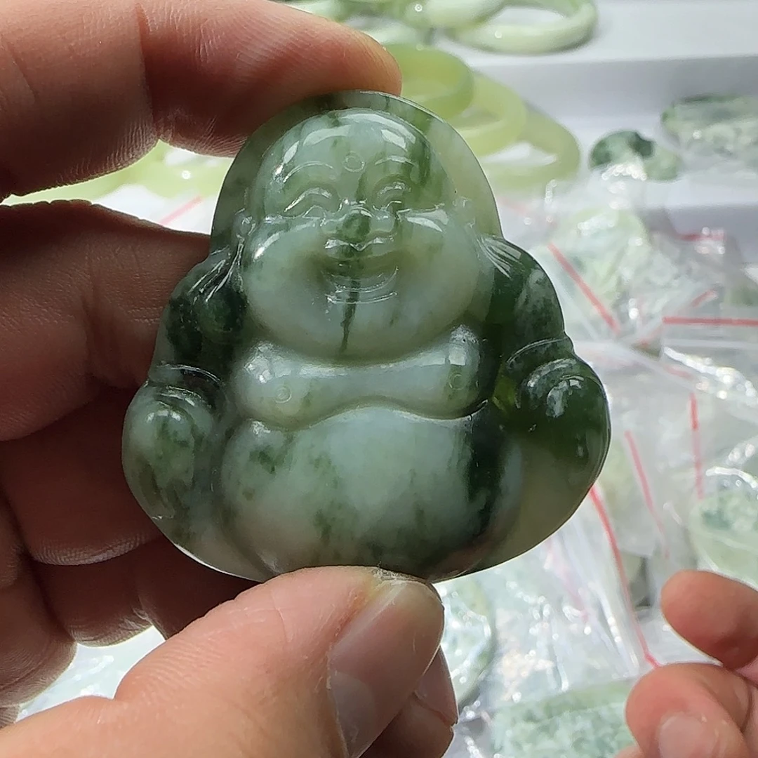透闪石-蛇纹石玉未镶嵌颈饰