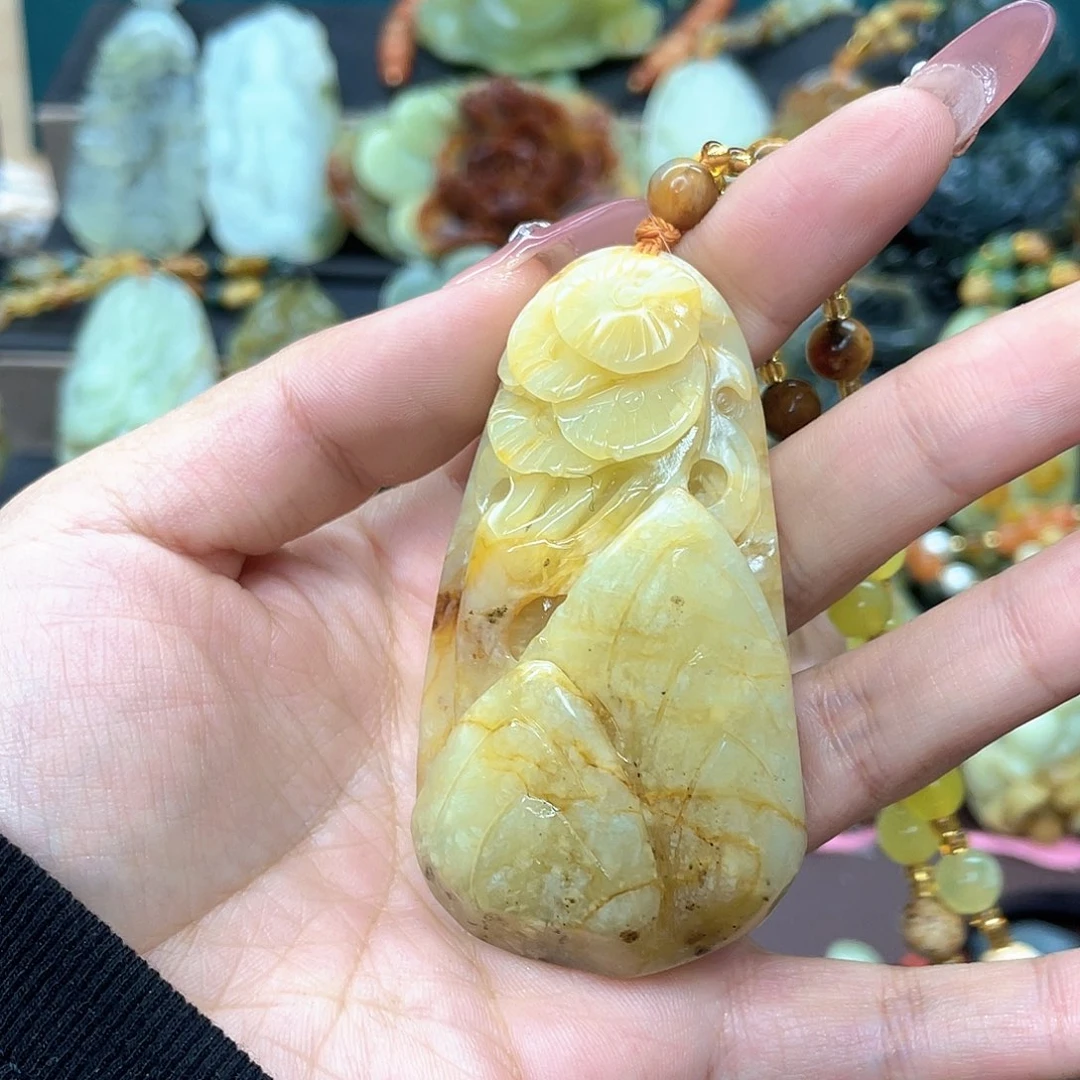 蛇纹石玉颈饰未镶嵌