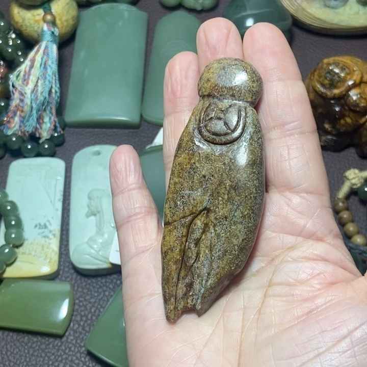 岫岩河磨玉（透闪石质玉）未镶嵌颈饰天**水