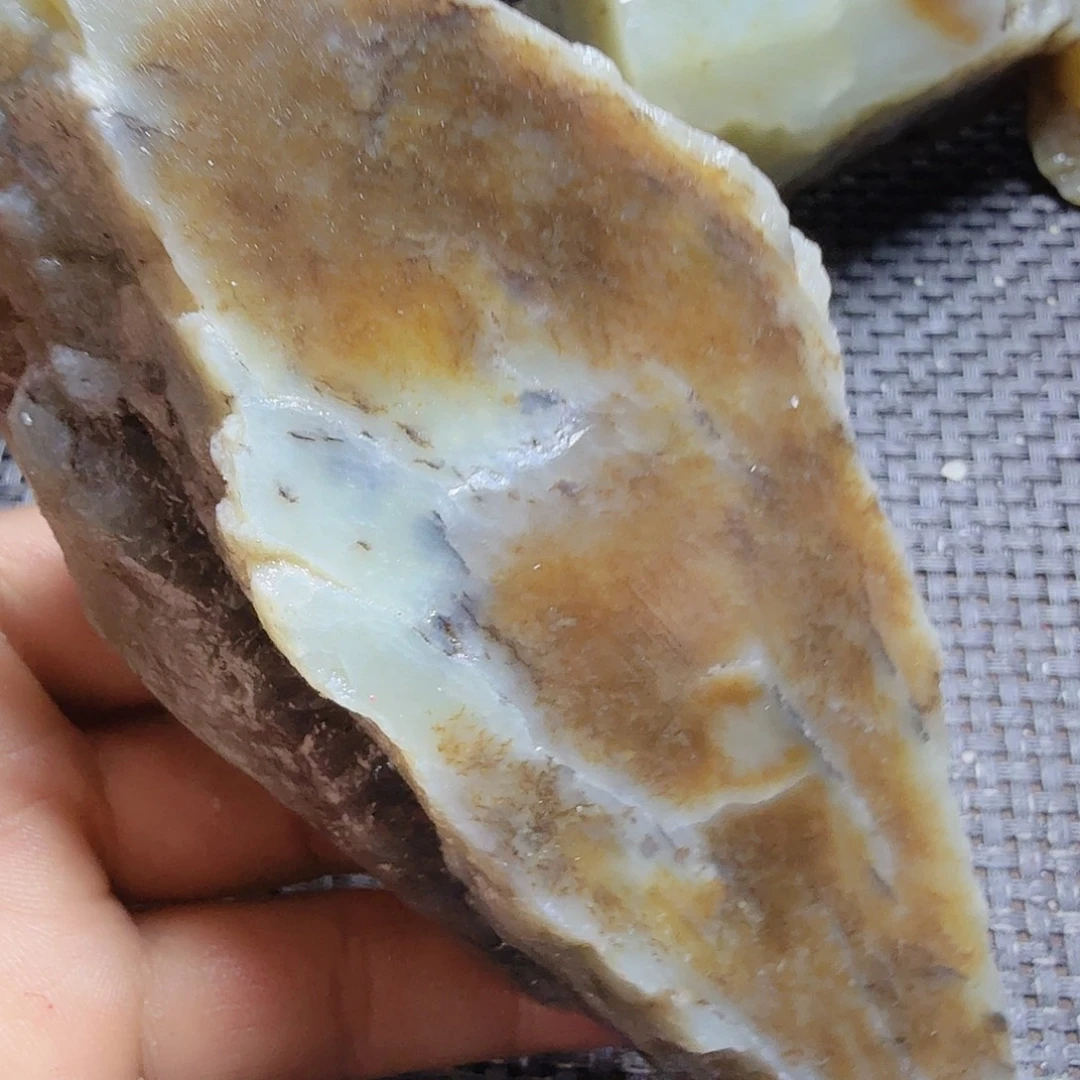 和田玉（糖玉）未镶嵌珠宝半成品