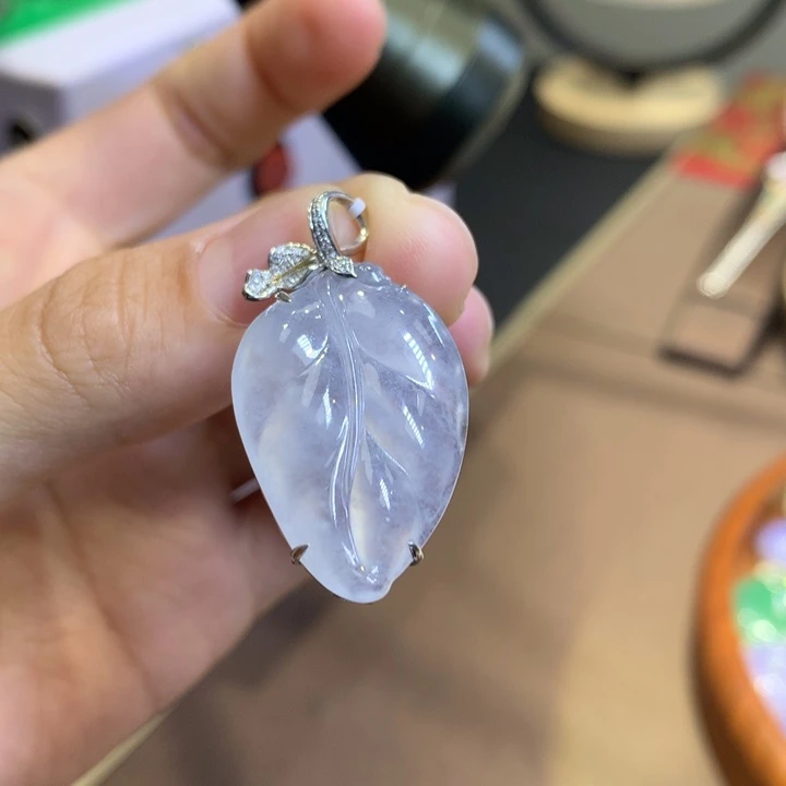 颈饰18K金镶嵌翡翠翡翠