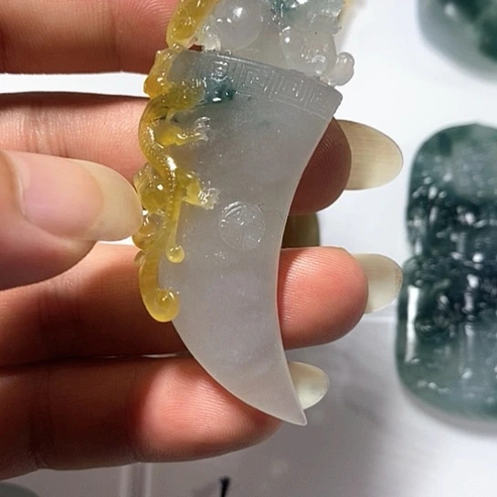 定制翡翠未镶嵌牌子