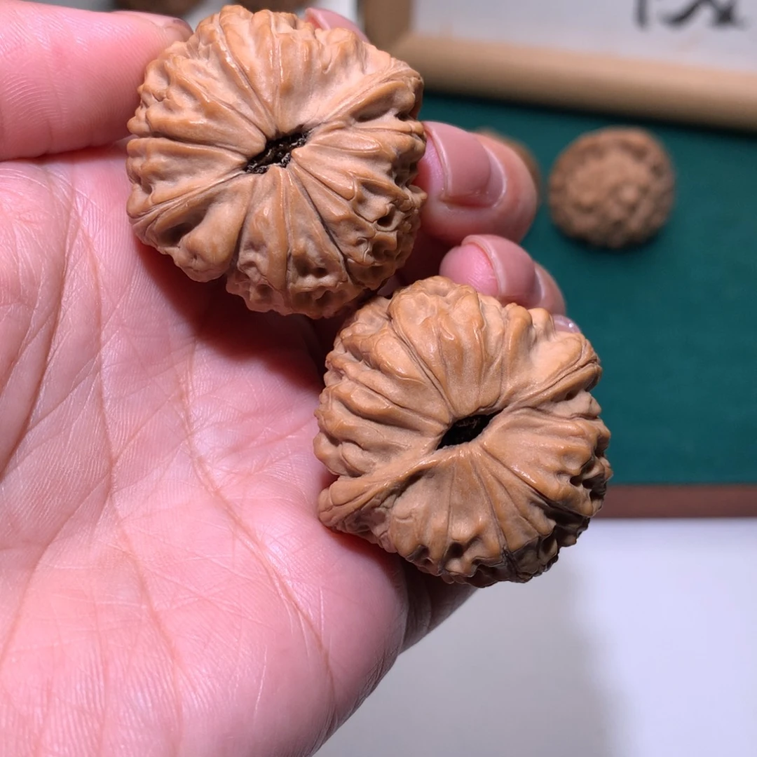 大***子文玩核桃把件平谷大团圆
