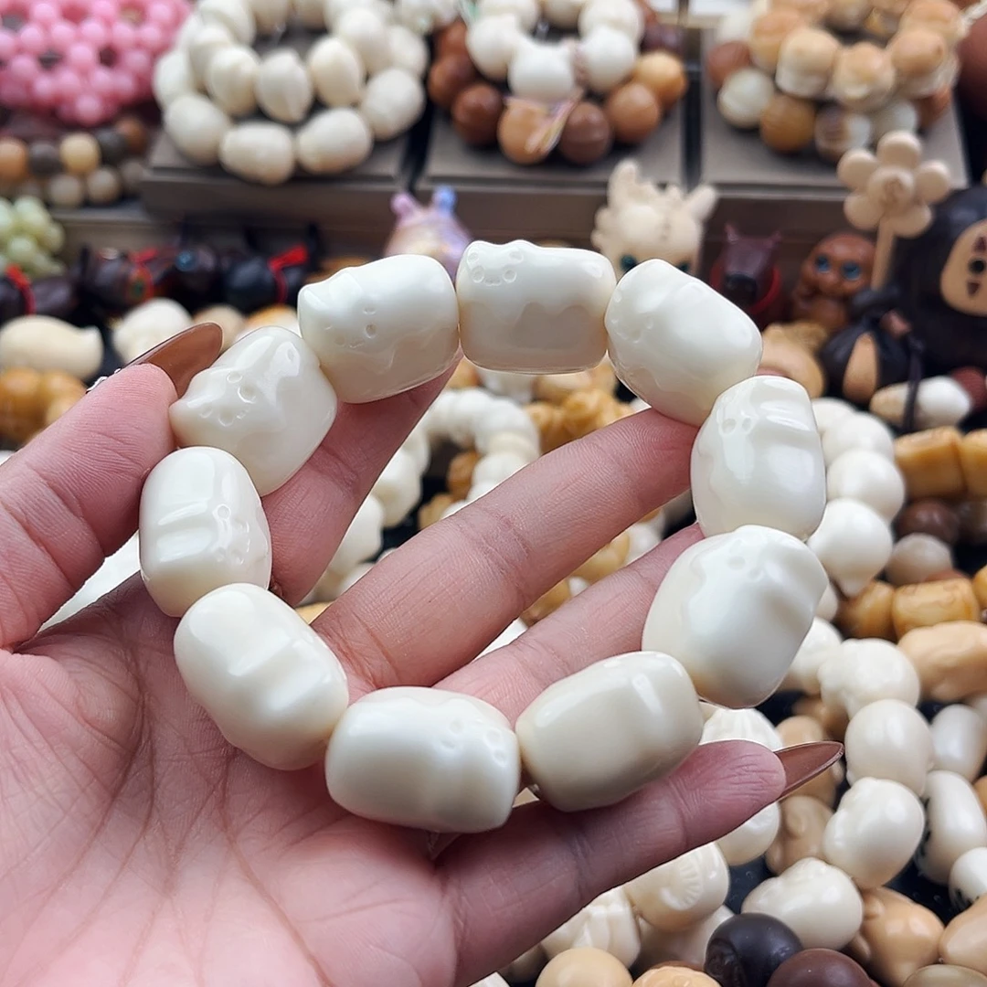 吊坠菩提根/象牙果年糕猫
