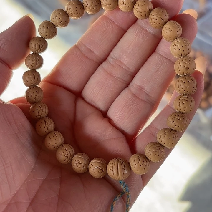 手串桃核野生小桃核手持，