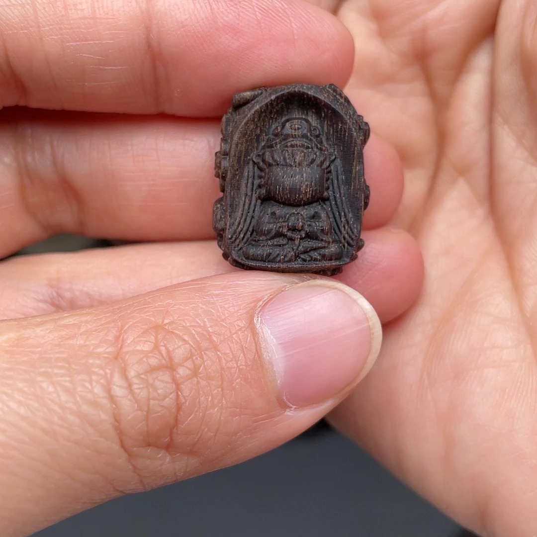 沉香木手串聪****?越南芽庄白棋