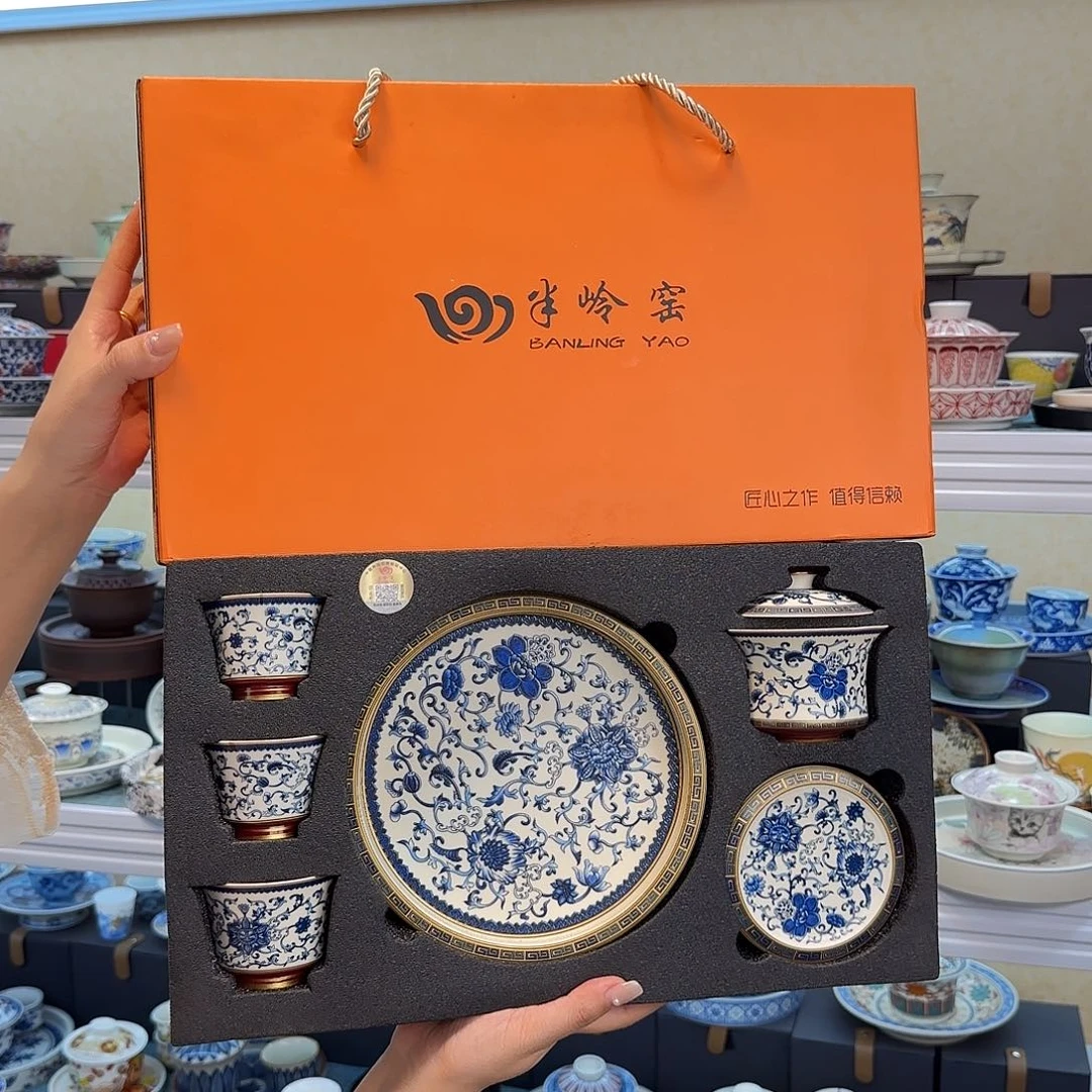 我们都在努力着改变着