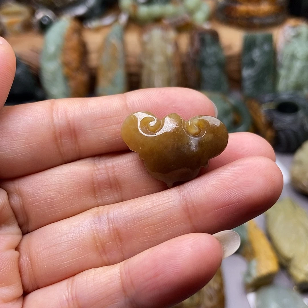 岫岩老玉（透闪石质玉）未镶嵌珠宝奇石