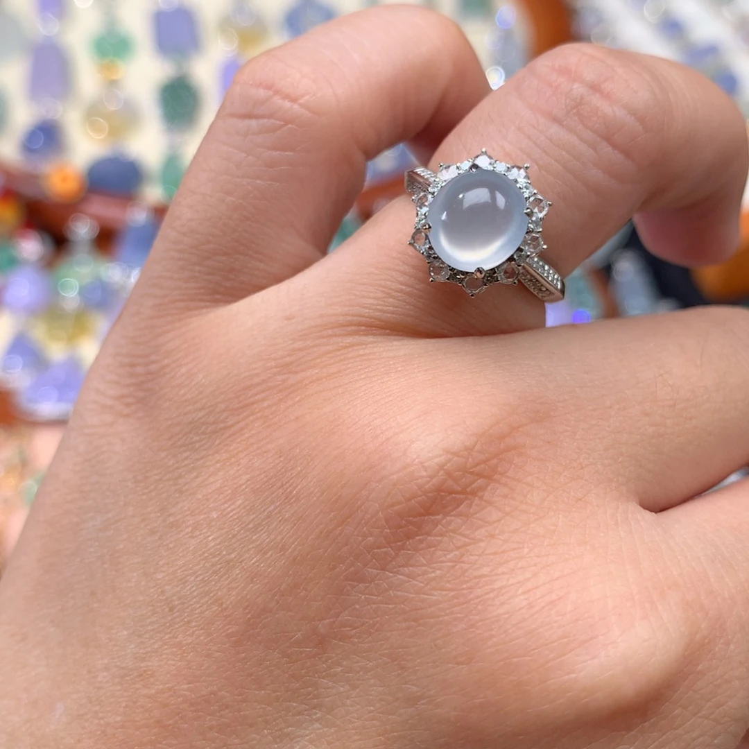 翡翠戒指18K金镶嵌蛋面戒指