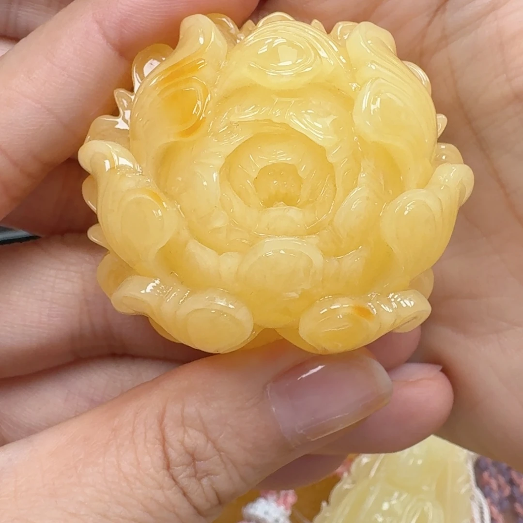 琥珀未镶嵌珠宝奇石吊坠