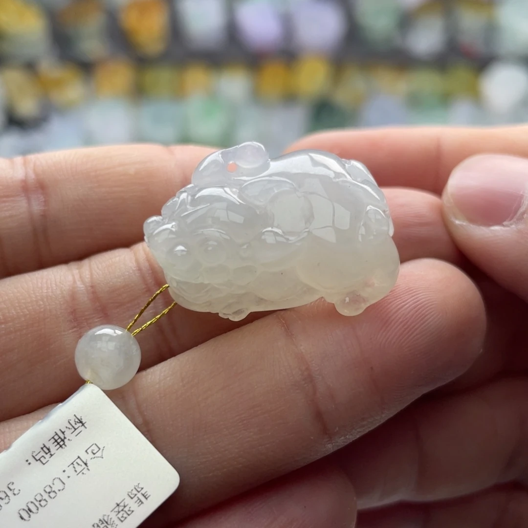 翡翠颈饰未镶嵌貔貅