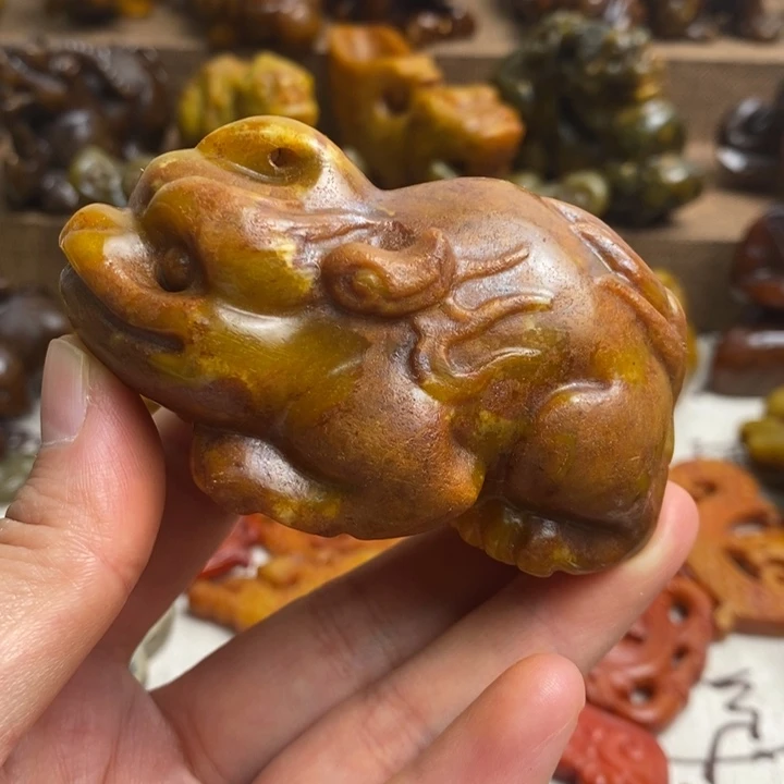 未镶嵌蛇纹石玉颈饰14