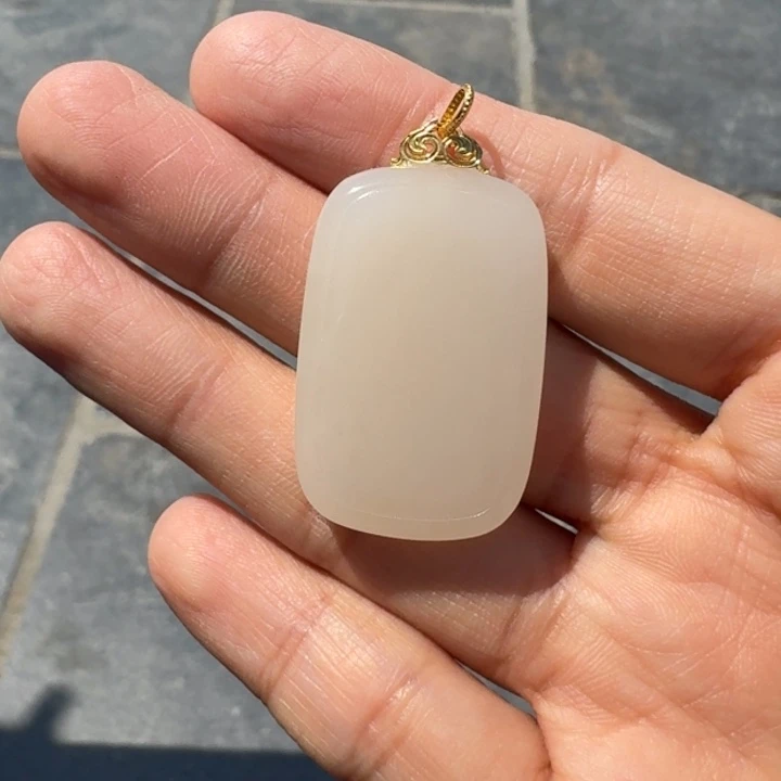 和田玉18K金镶嵌颈饰藕粉无事牌TZ多样性拍一发一