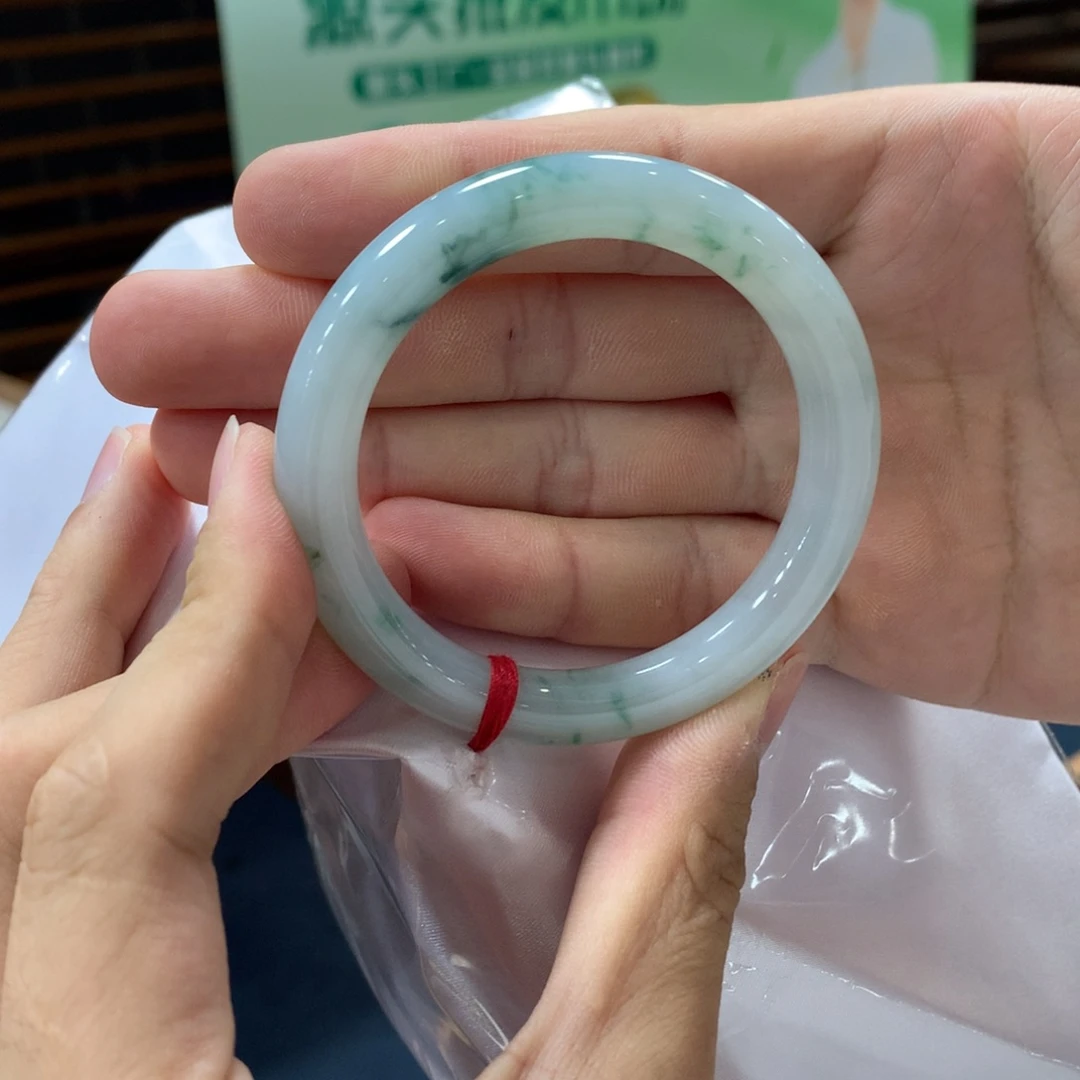 翡翠未镶嵌手镯翡翠