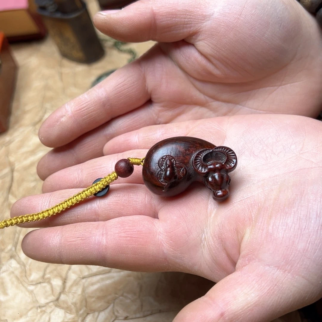 大叶紫檀（黑酸枝木类）