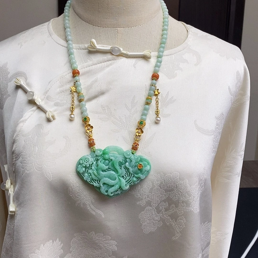 翡翠颈饰未镶嵌天然