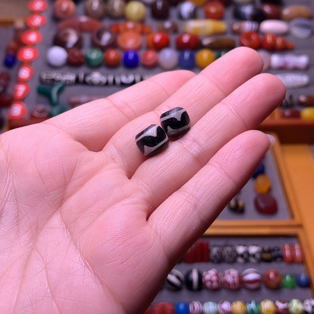 用***8玛瑙/玉髓未镶嵌颈饰