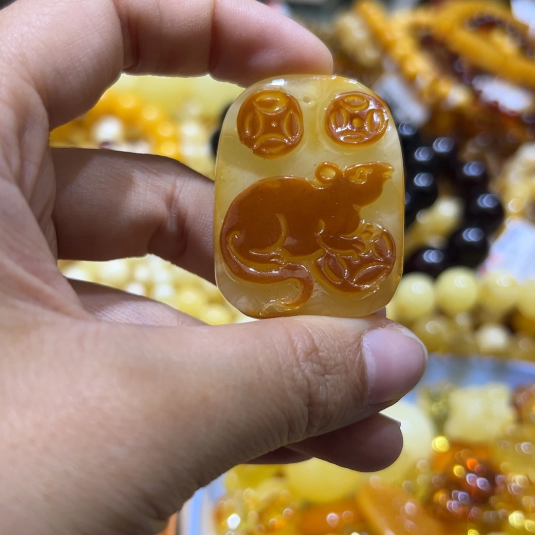 琥珀珠宝奇石未镶嵌