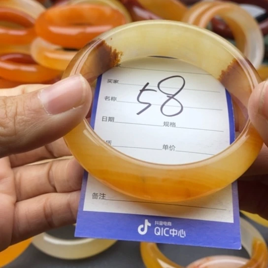 石英质玉未镶嵌手镯