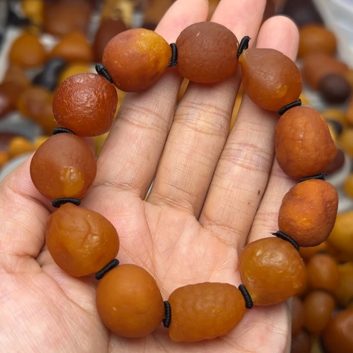 琥珀未镶嵌颈饰天然蜜蜡