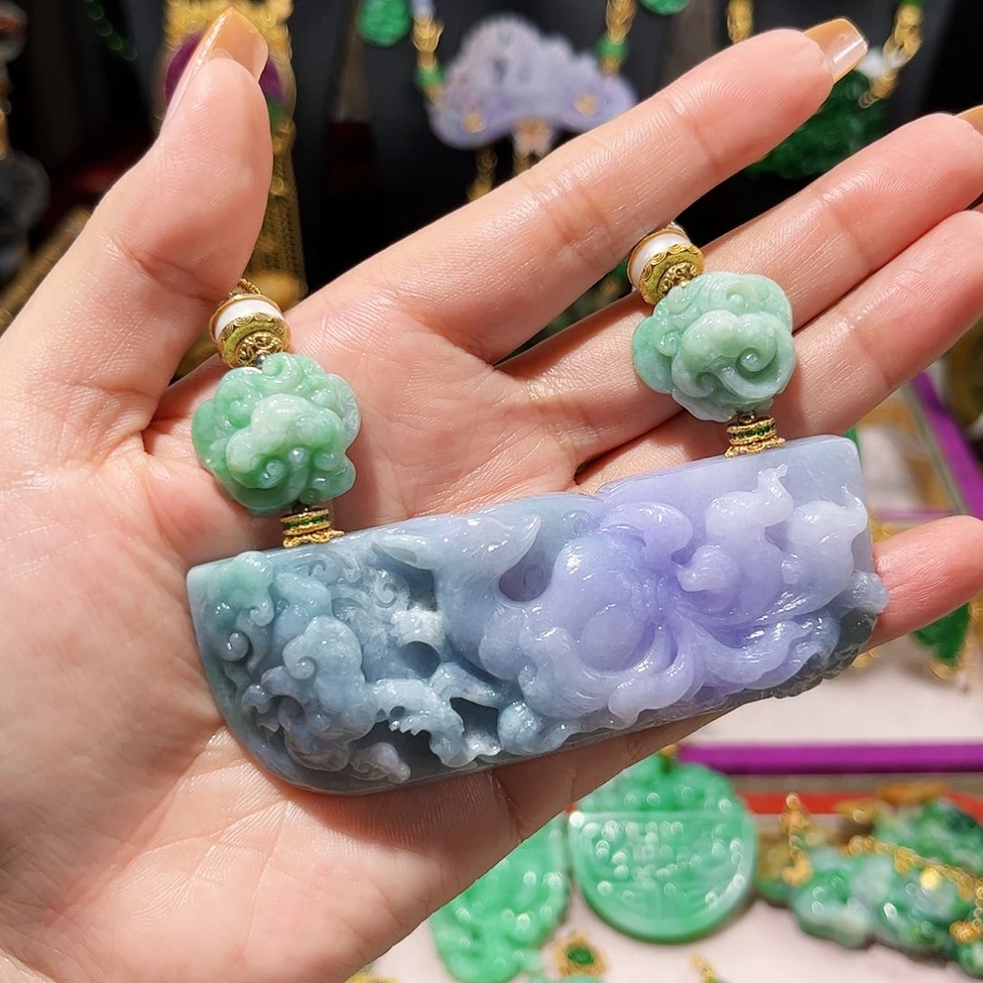 【闪购商品】翡翠吊坠(赠链)未镶嵌九尾