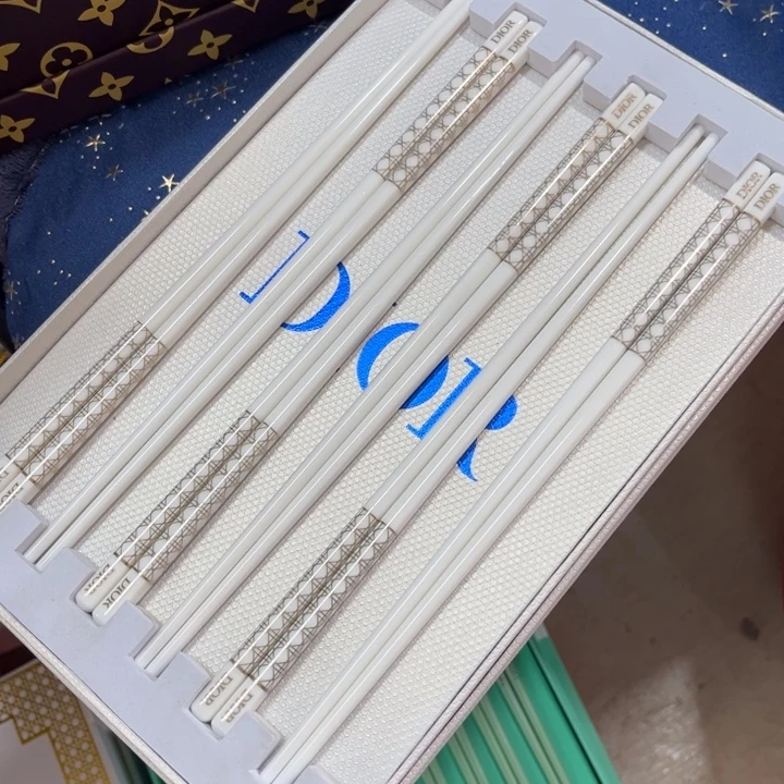 瓷片书斋的主人也在此