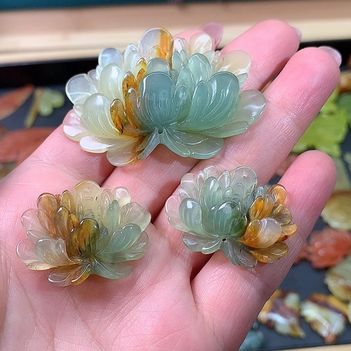 未镶嵌蛇纹石玉耳饰浴**生