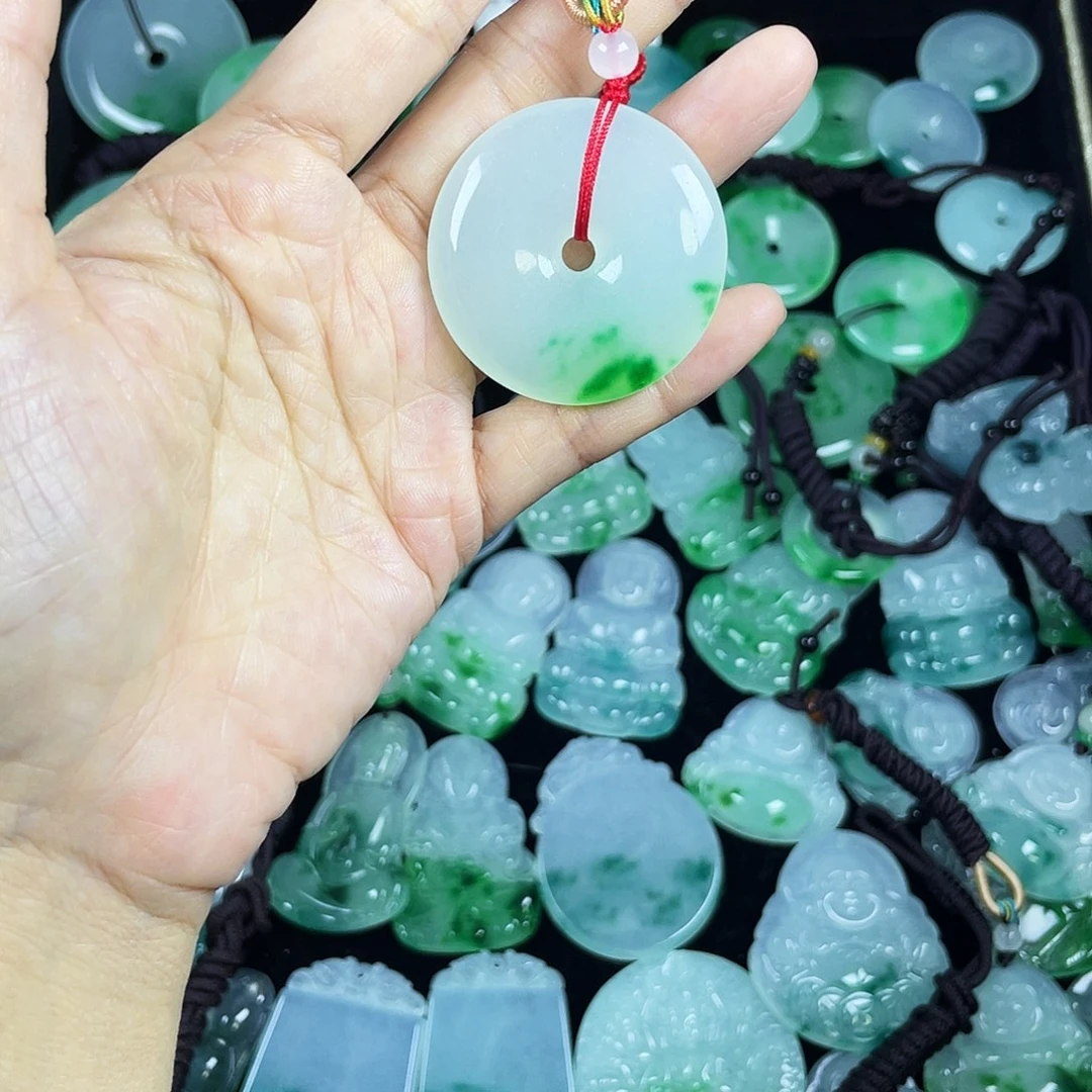 情***愿翡翠未镶嵌颈饰吊坠