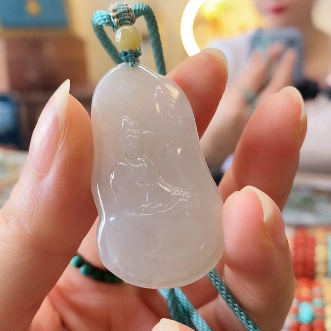 翡翠挂件未镶嵌大***贝翡翠挂件