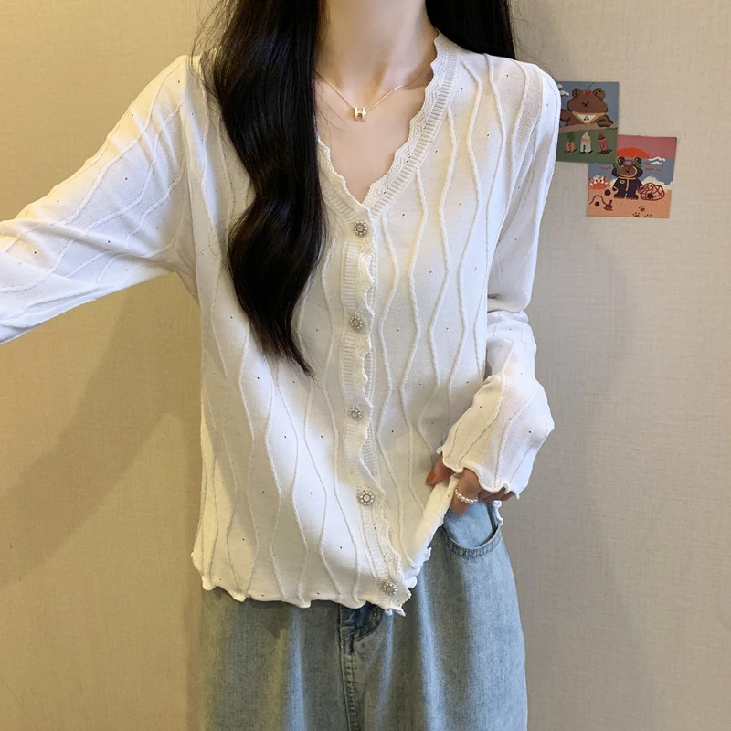 大码胖mm秋季新款休闲风V领波浪防晒长袖开衫宽松显瘦减龄上衣女